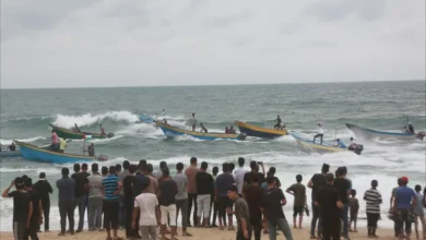 القوارب تسند مسيرات العودة بغزة